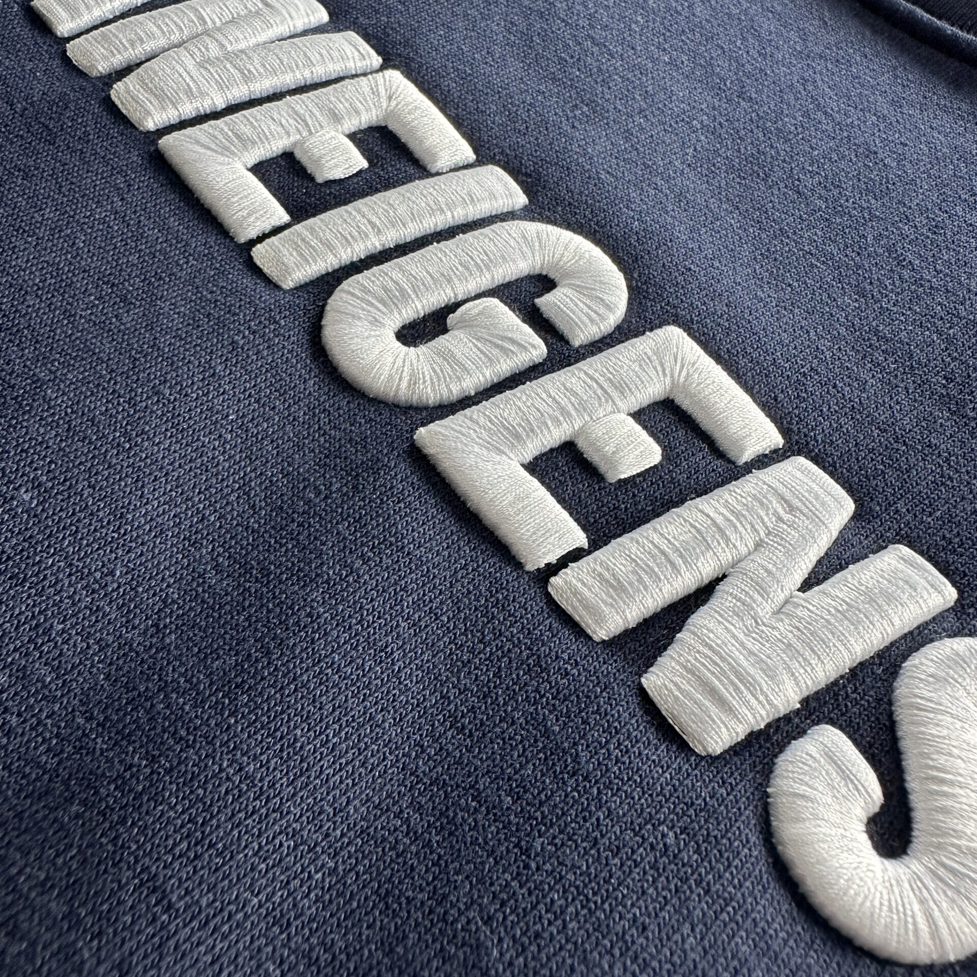vaneigens clothing